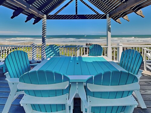 Blue Me A Wave by Topsail Realty