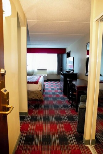 Albany Plaza Hotel