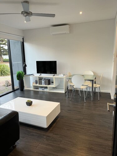 Esperance Waterfront Apartment