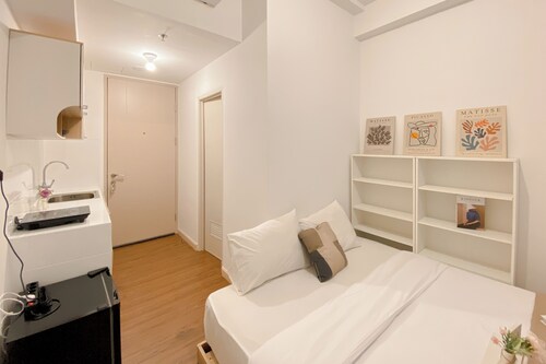 Nice Comfort Studio At Tokyo Riverside Pik 2 Apartment