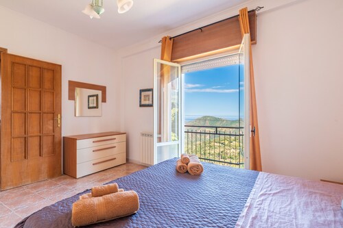 Ferienhaus 'Sa Omu De Sa Palgia' mit Meerblick, Balkon und Klimaanlage