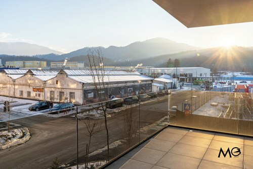MoHost Urban Plaza