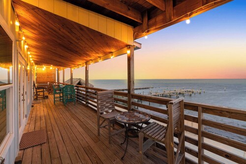 Laguna Sunrise Water Views, Private Pool + Minutes to Padre Island & Beaches