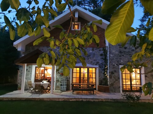 Villa Enriette - Panoramic Mountain Retreat in Pano Platres, Cyprus