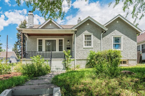 1318 E Pikes Peak