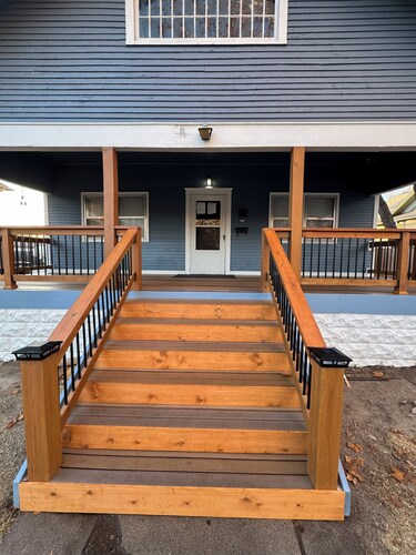 Cozy 1916 Uptown Treasure!