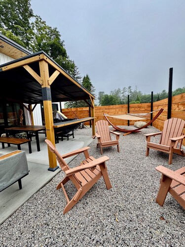 House in tranquil Tamworth NH with AC, Hot Tub, Riverfront access