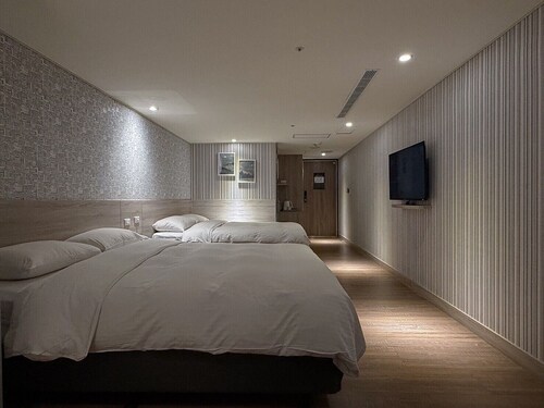 ElEnce Hotel