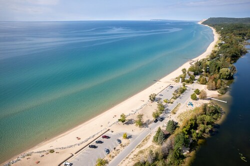 Empire Blue - A Northern Michigan getaway at the doorstep of the Sleeping Bear Dunes National Lakeshore