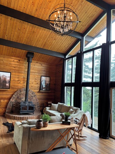 Cozy Cabin - 15 mins from Calgary