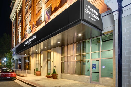 Hampton Inn & Suites Roanoke-Downtown