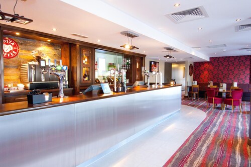 Premier Inn London Gatwick Manor Royal
