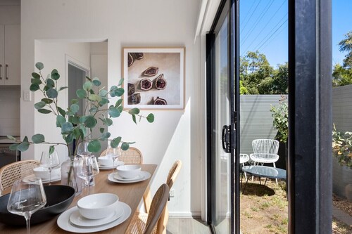 The Oak Grove - Dedicated Workspace, WiFi, Parking