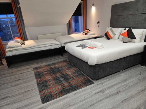 Mayfield Suites