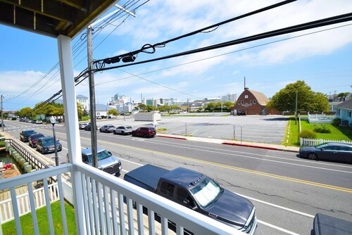 Aronimink 1b 2 Bedroom Condo