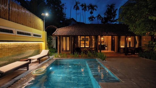 DEMIN VILLA HOI AN - Pool and BBQ Garden
