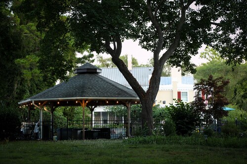 Cypress River Inn & Spa