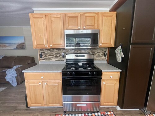 Views, Vibes & Vacation Time-2 BR Lakeview Stay in McMillan Sleeps 10