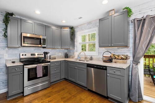 Dogwood & Sweetgum Buyout by Avantstay 2 Home Buyout! Sleeps 16!