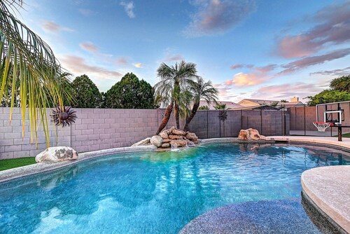 3 bdrm Glendale Home w/ Pool