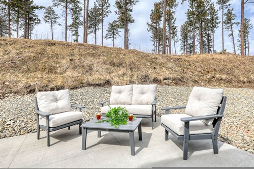 Serene Retreat King Bed at Rockerville Gold Town