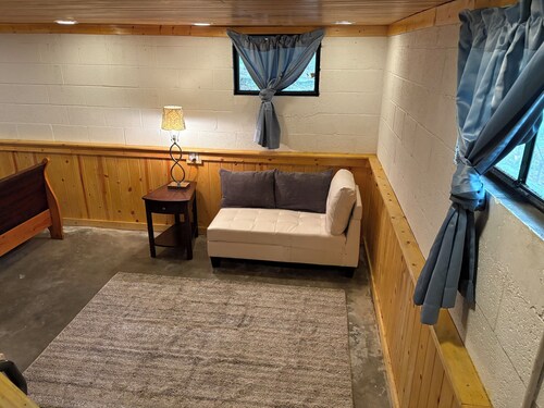 Peaceful house with AC in charming Riggins