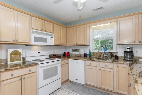 Spacious 3BR w/ Hot Tub, Game Room & Golf Cart – Pet Friendly Getaway!