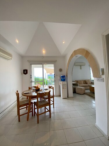 102 PAP - Stay Helios House