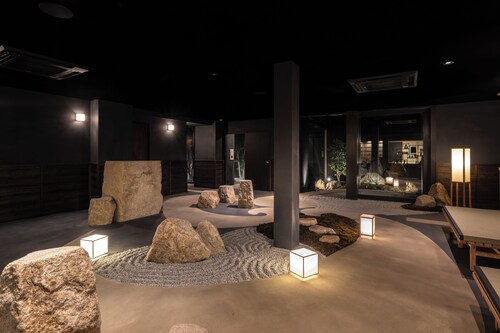 Nazuna Kyoto Nishi Honganji