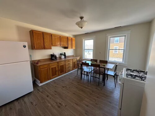 Seaside Stay in Historic Warren