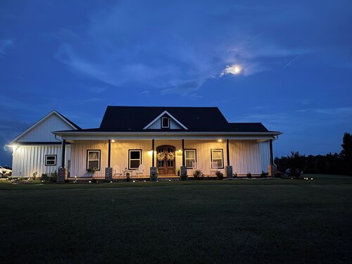 Farmcharm- Cozy, Comfortable, Close