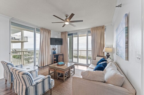 NEW! Beachfront Condo @ Beach Club