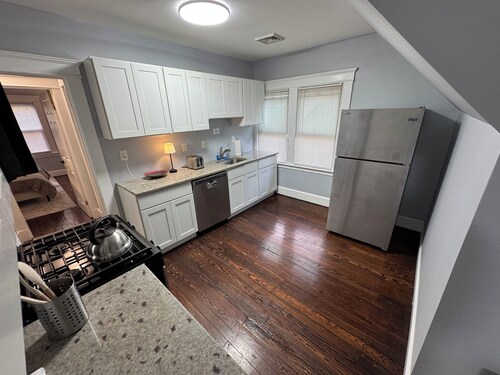 Modern Comfort -  2BR Spacious Suite - Near Yale