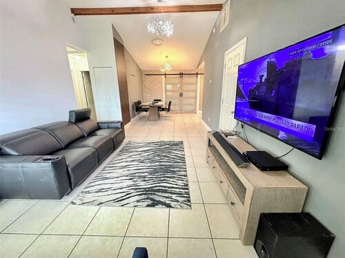 Charming 2-bedroom house in enchanting Casselberry with AC