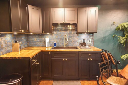 Daylight Suite on 150 Acre Ranch near Polo Fields
