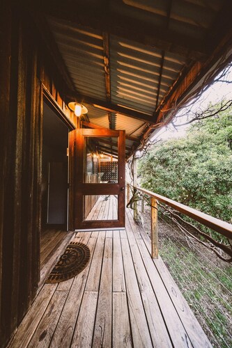 Way out Wandi - Country charm in historic Wandiligong