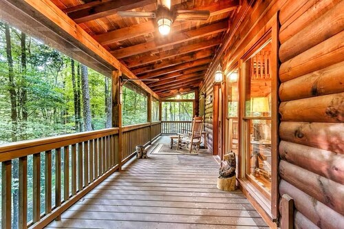 NEW LISTING Rustic and Private Escape to Mountain Time - Hot Tub