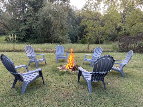 4-bedroom house in marvelous Lynchburg with private inground pool and sauna