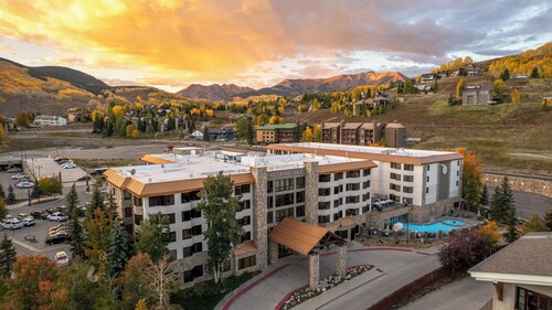 The Grand Lodge by Traverse Hospitality