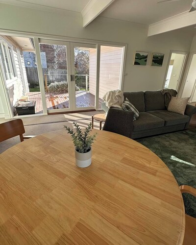 Neeri Home is a central, peaceful retreat with enough room for everybody.