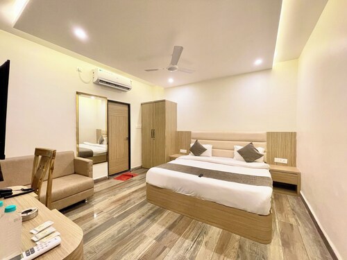 Hotel Prakash INN - near Mahakal Temple