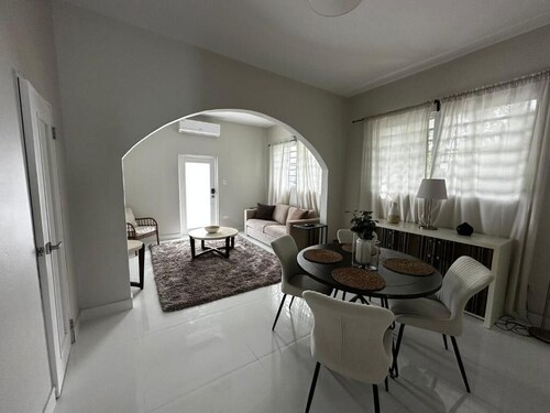 Breathtaking 2-Br Beachside Apartment