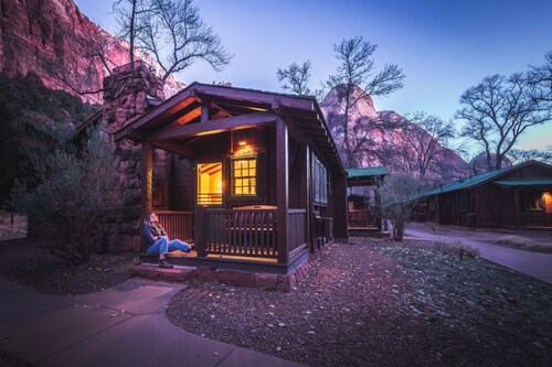Zion Lodge