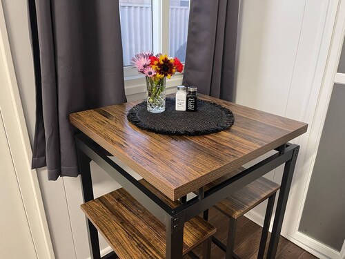 Wannanup Retreat Short Stay Accommodation. Pet-Friendly!