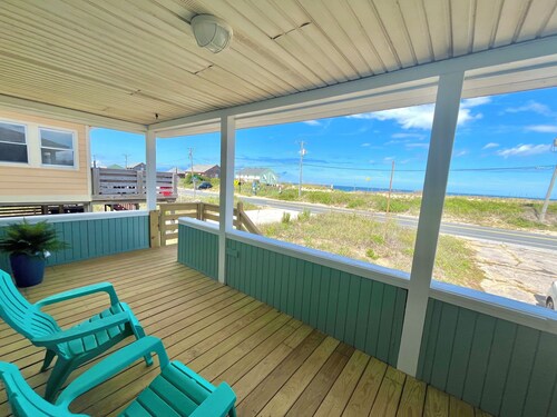 Charming 3-bedroom cottage with an Ocean View!