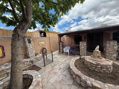 Downtown, Old Town, Sawmill, 2-bedroom home in ABQ, additional parking available