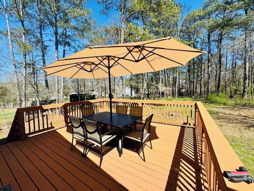 Home away from Home                    Spacious 5-bedroom house in Douglasville