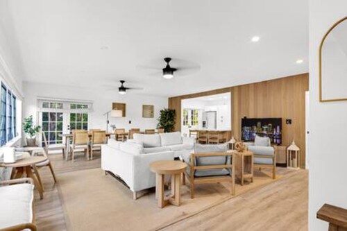 1720 Wa Kee 2A Luxurious 4BR 3BA Retreat in Coconut Grove w Pool