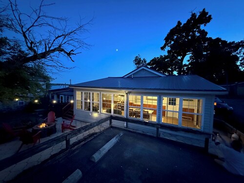 Charming Lakeview Cottage w/Water View - Pet Friendly