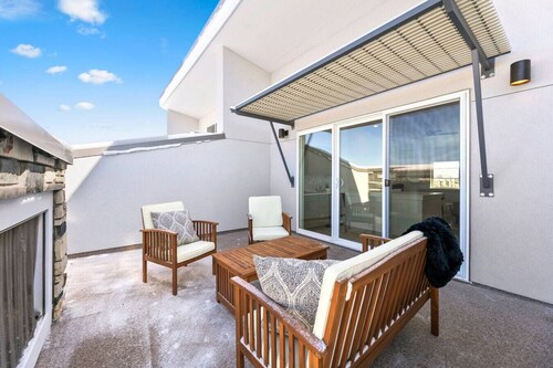 Mid-Mod Luxe • Fire Pit + Patio